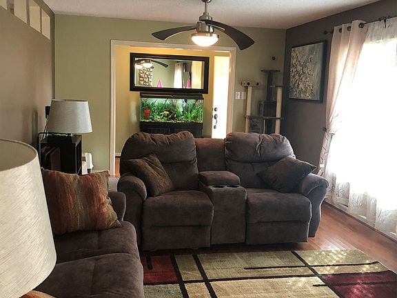 5th image of 108 N Parks Dr