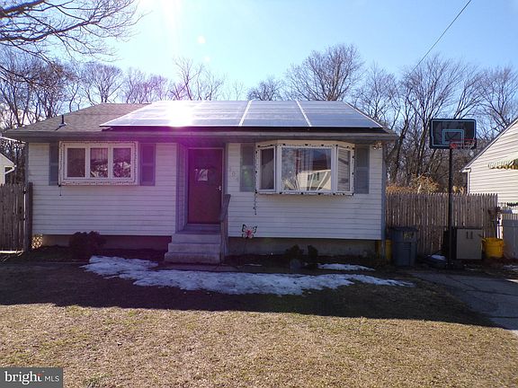3rd image of 304 Richmond Ave