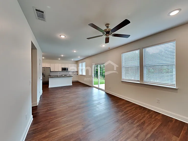 4010 Chivalry Dr — Photo 6