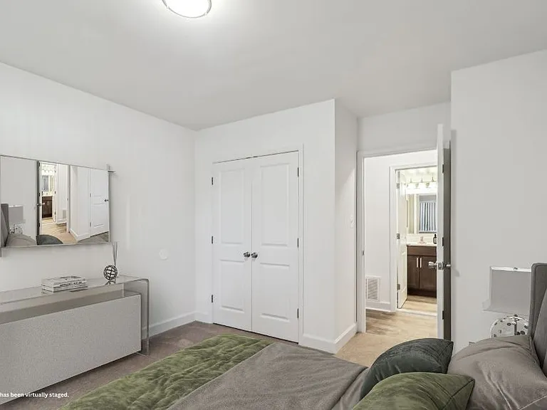 Rolling Park Apartments — Photo 11
