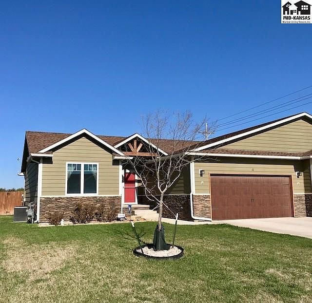 1st image of 4 Bluestem Dr