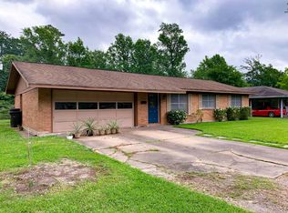 1290 Crestview Dr, Vidor, TX 77662