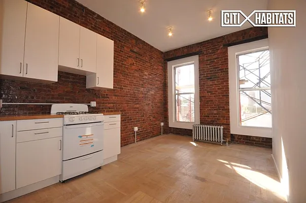 Rented by Citi Habitats | media 38