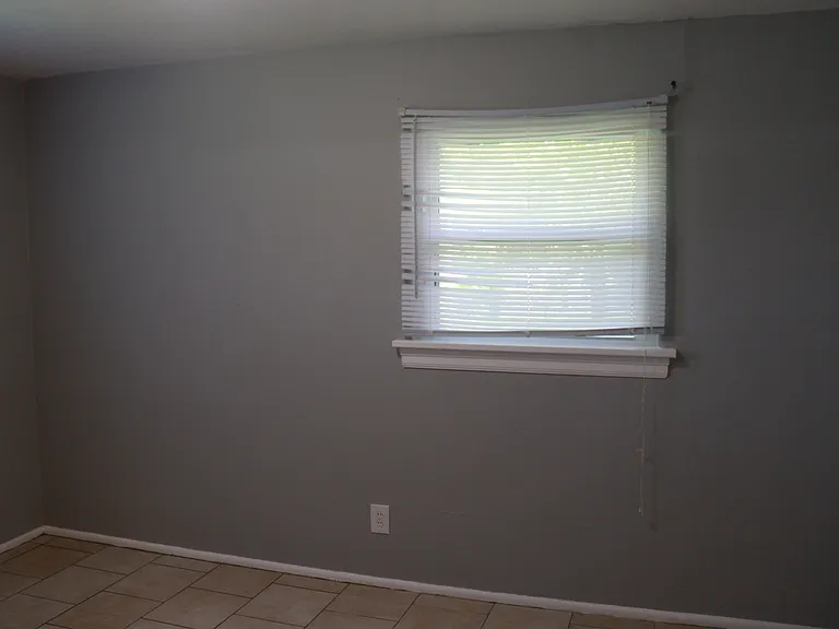 8448 Engler Ave — Photo 9