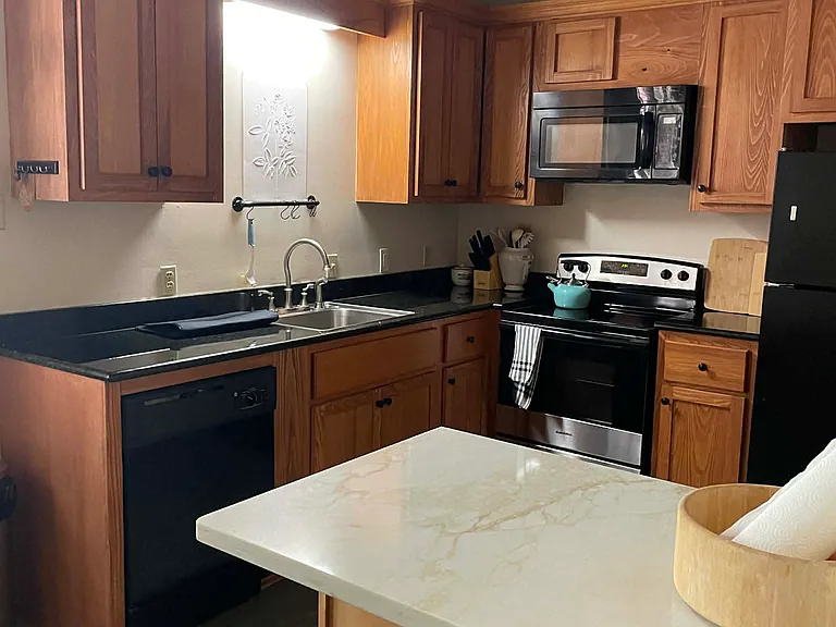 1018 Bienville St #2 — Photo 6