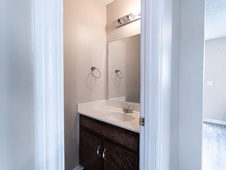 824 Flyer Ct — Photo 7