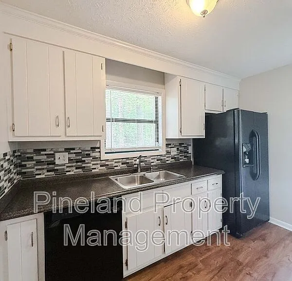 374 Wilder Dr — Photo 9