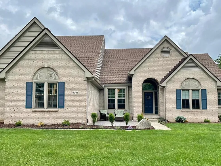 6961 Suncrest Dr — Photo 2