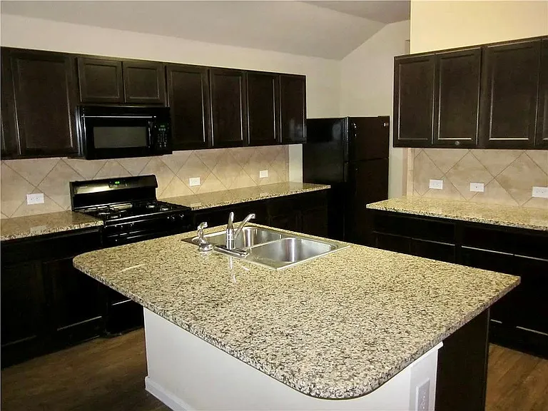541 Alpha — Photo 3