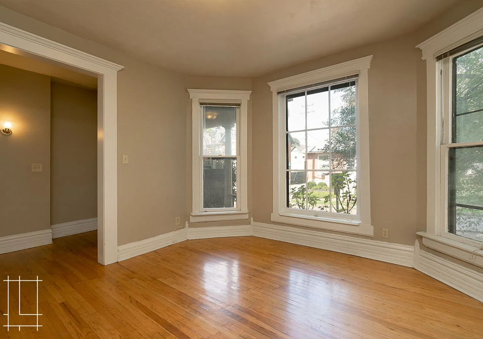 207 W. Hubbard Ave — Photo 4
