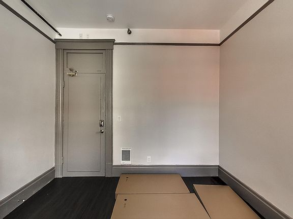 3rd image of 614 Pine St APT 210
