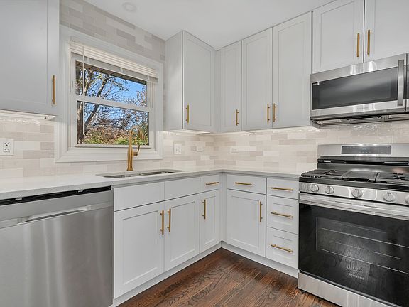 4th image of 10442 S Tod Dr