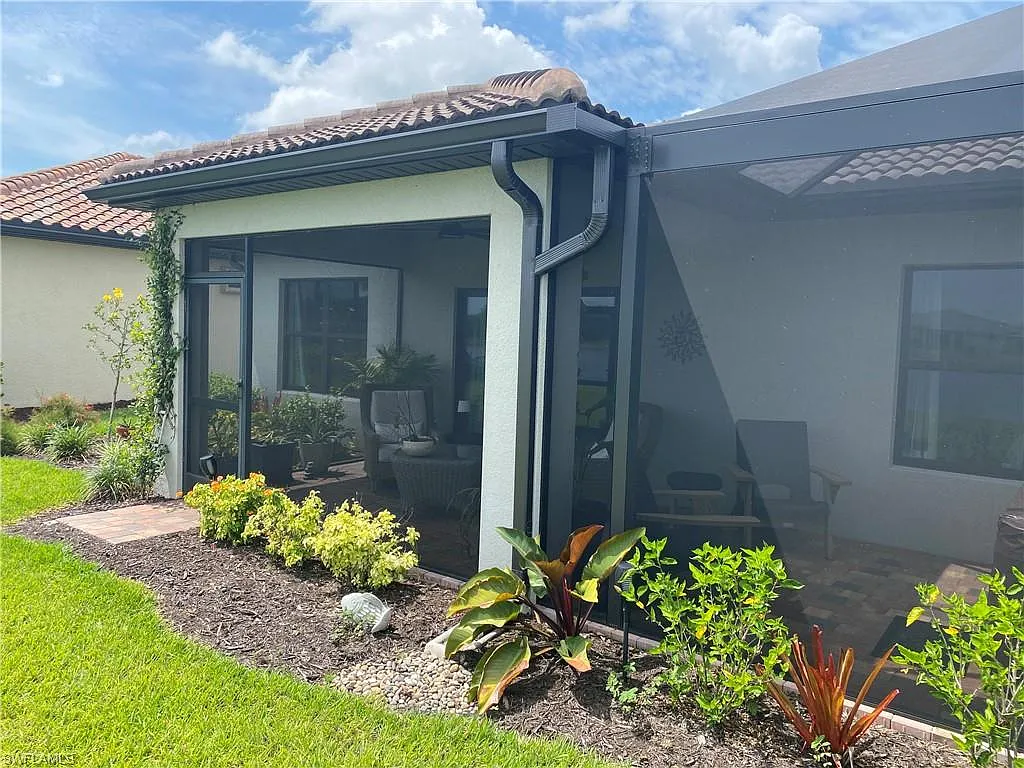 3 bed, 2.0 bath, 1558 sqft, $5,000 — Photo 4