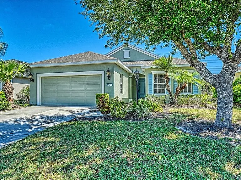1424 Blue Horizon Cir — Photo 2