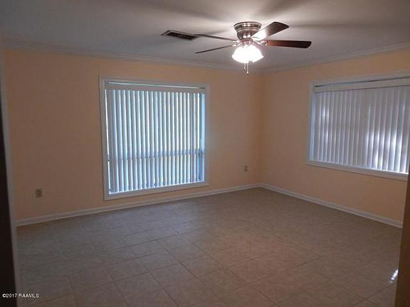 3rd image of 212 Weill St
