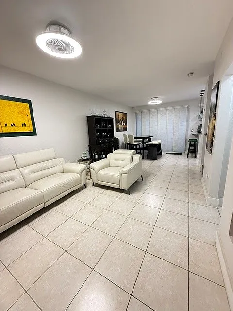 3 bed, 2.5 bath, 1398 sqft, $3,500 — Photo 2