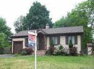 98 Ferris Ave, Brentwood, NY 11717