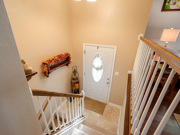 4th image of 17 Canterbury Cir
