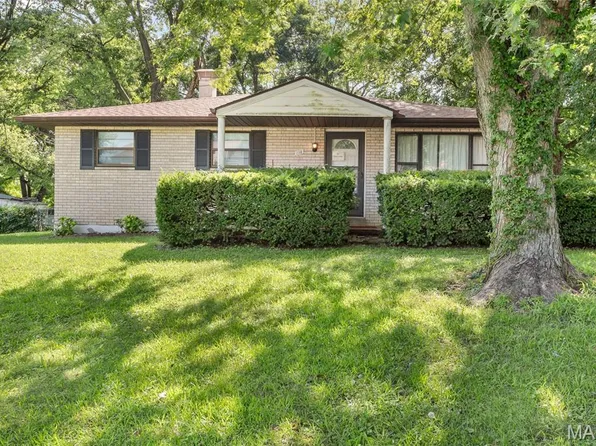 118 Hillcrest Dr, Glen Carbon, IL 62034