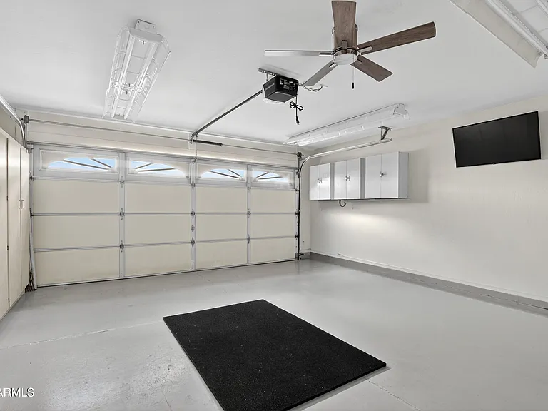 15481 W Mauna Loa Ln — Photo 41