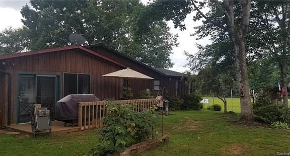 4th image of 2340 Lincoln Ln SW