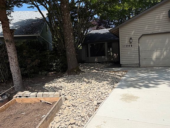 2nd image of 11884 SW Morning Hill Dr