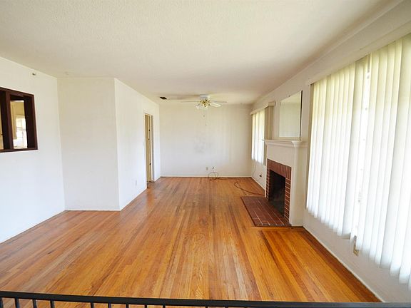 4th image of 1322 W Cambridge Ave