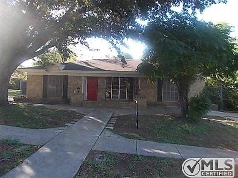 4th image of 1720 Lexington Pl