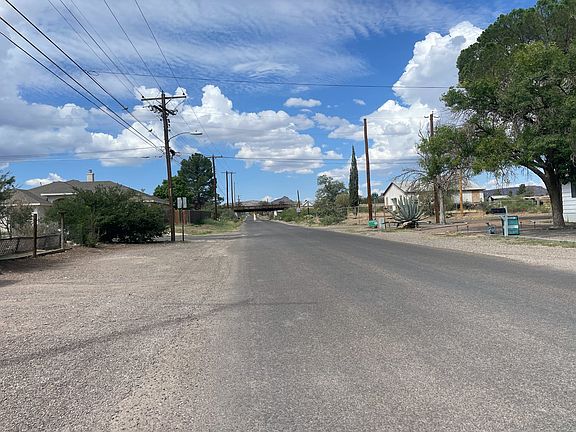 5th image of 905 W Sul Ross Ave