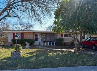 470 Springwood Ln, San Antonio, TX 78216