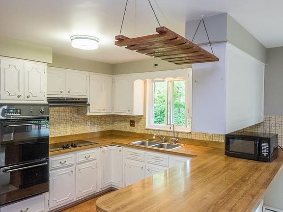 3rd image of 630 Omar Cir