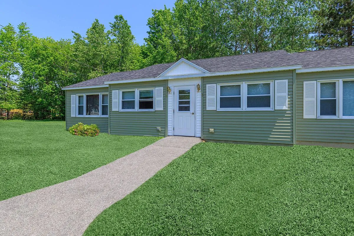 Edgelawn Duplexes — Photo 2