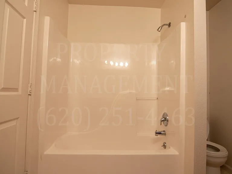 813 Shawnee St — Photo 29