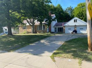 7404 W Pleasant Valley Rd, Cleveland, OH 44130
