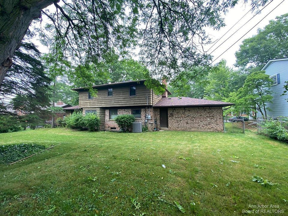 2nd image of 2384 Dundee Dr