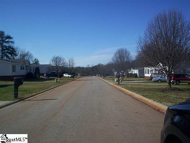 2nd image of 4 Zachery Ct