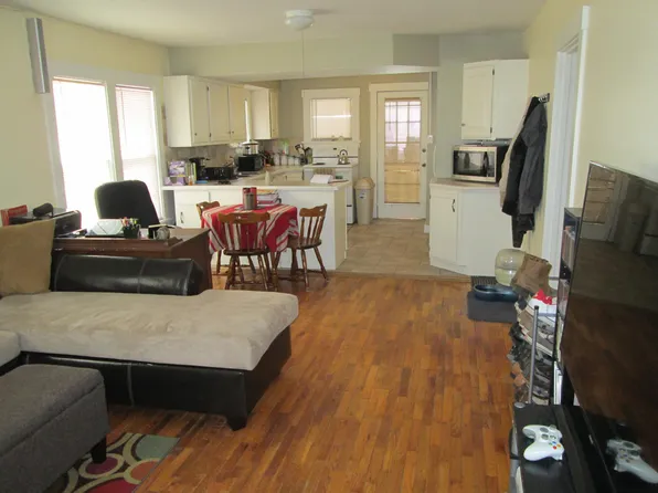 417 Bluemont Ave, Manhattan, KS 66502