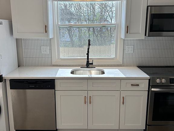 2nd image of 80 Veazie St #3
