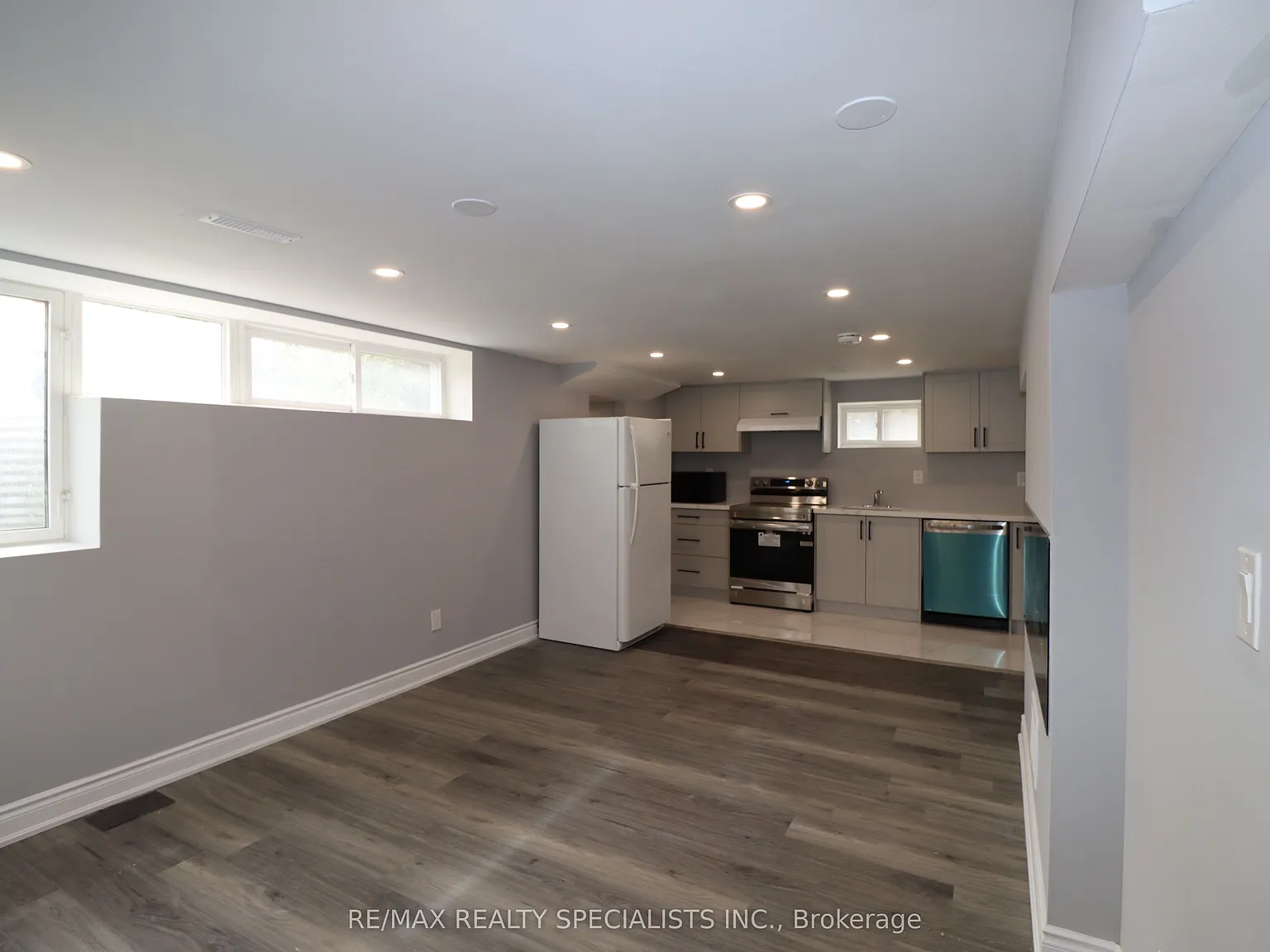 3 bed, $1,800 — Photo 3
