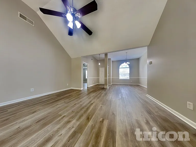 253 Cobblestone Ln — Photo 3