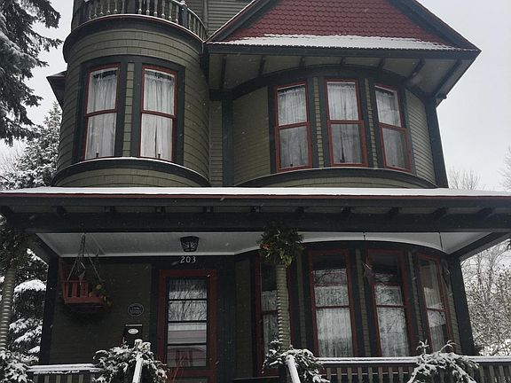 5th image of 203 W 12th St