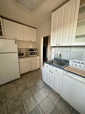 Sold by Esther Flynn Real Estate | media 9