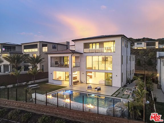 4th image of 20248 Willoughby Ln