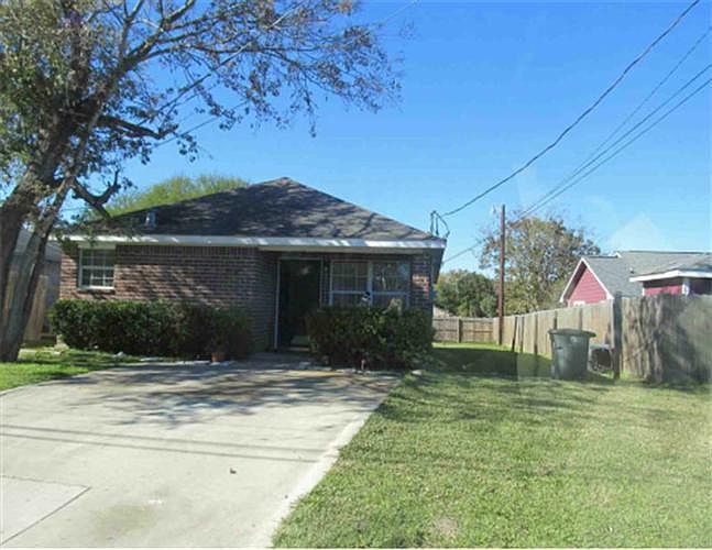 1st image of 904 E Martin Luther King Jr St