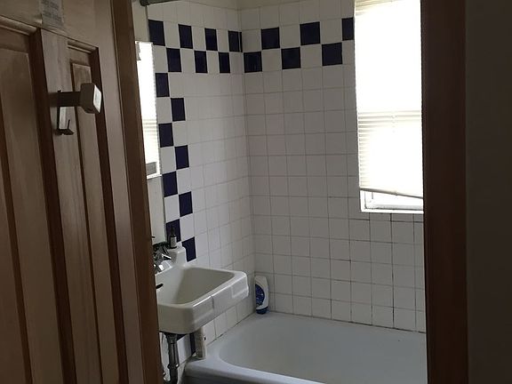 5th image of 501 Ashland Ave APT 13