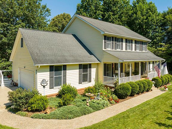 2nd image of 3009 S Hills Dr
