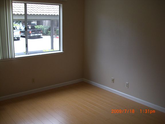 4th image of 224 Damsen Dr
