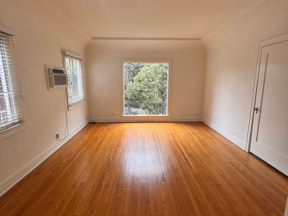4th image of 1154 N Columbus Ave