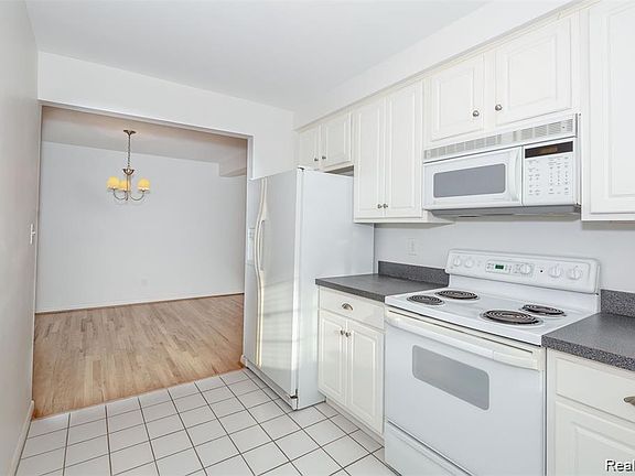 5th image of 449 N Eton St APT 505