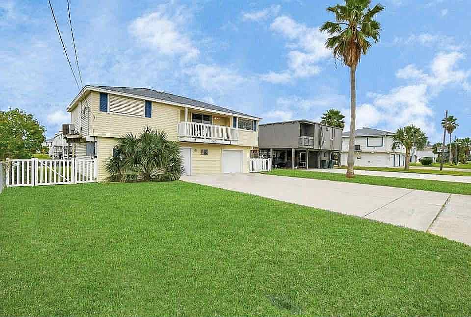 1st image of 21831 Frio Dr